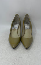 Load image into Gallery viewer, Michael Kors Womens Dorothy Flex Green Leather Pointed Toe Pump Heels Size 11M
