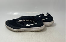 Load image into Gallery viewer, Nike Boys Flex Runner AT4662-001 Black White Slip-On Sneakers Shoes Size 7Y
