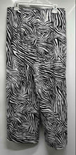Load image into Gallery viewer, Michael Kors Womens White Black Animal Print Wide-Leg Cropped Pants Size 12
