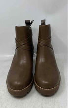 Load image into Gallery viewer, Athlefit Womens Brown Leather Closed Toe Buckle Zipper Ankle Booties Size 9
