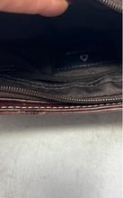 Load image into Gallery viewer, Liz Claiborne Womens Brown Crocodile Embossed Leather Inner Pockets Shoulder Bag
