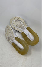 Load image into Gallery viewer, Nike Girls Air Max 270 White Lace-Up Low Top Running Shoes Size 5.5Y
