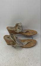 Load image into Gallery viewer, White Mountain Womens Aldon Gold Brown Wedge Heel Slingback Sandals Size 9.5M
