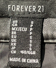 Load image into Gallery viewer, Forever 21 Womens Black Faux Leather Zipper Front Mini Skirt Size Small
