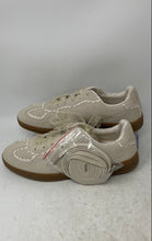 Load image into Gallery viewer, Cushionaire Womens Belinda Beige Low Top Lace-Up Sneaker Shoes Size 9
