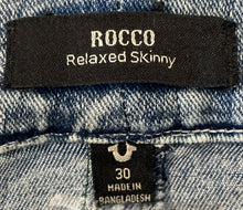 Load image into Gallery viewer, True Religion Mens Rocco Blue Relaxed Fit Skinny Bermuda Shorts Size 30

