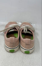 Load image into Gallery viewer, Cariuma X Peanuts Womens OCA Low Light Pink Lace-Up Low Top Sneaker Shoes Size 8
