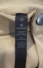 Load image into Gallery viewer, Lululemon Mens Commission Brown Flat Front Slash Pocket Chino Shorts Size 32
