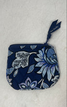 Load image into Gallery viewer, Vera Bradley Womens Blue Floral Zipper Lightweight Small Coin Pouch Wallet
