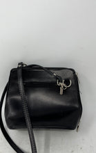 Load image into Gallery viewer, Vera Pelle Womens Black Leather Inner Pocket Detachable Strap Crossbody Bag
