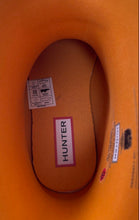 Load image into Gallery viewer, Hunter Womens Orange Rubber Waterproof Ankle Pull-On Rain Boots Size 5
