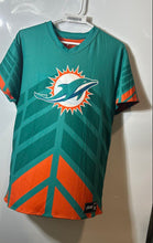 Load image into Gallery viewer, NFL Flag Mens Green Printed Miami Dolphins Short Sleeve Football T-Shirt Size M
