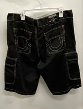 Load image into Gallery viewer, True Religion Mens Black Flat Front Pockets Regular Fit Cargo Shorts Size 38
