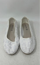 Load image into Gallery viewer, Greatonu Womens White Floral Lace Round Toe Slip-On Ballet Flats Size 8.5
