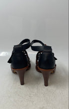 Load image into Gallery viewer, Vince Camuto Womens Frasper Brown &amp; Black Ankle Strap Sandals Size 7
