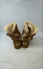 Load image into Gallery viewer, Ugg Womens Bailey Bow II Brown Round Toe Pull-On Ankle Booties Size 9

