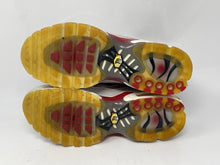 Load image into Gallery viewer, Authentic Nike Mens Air Max Plus BV1983-001 Gray Sneaker Shoes Size 10 Damaged
