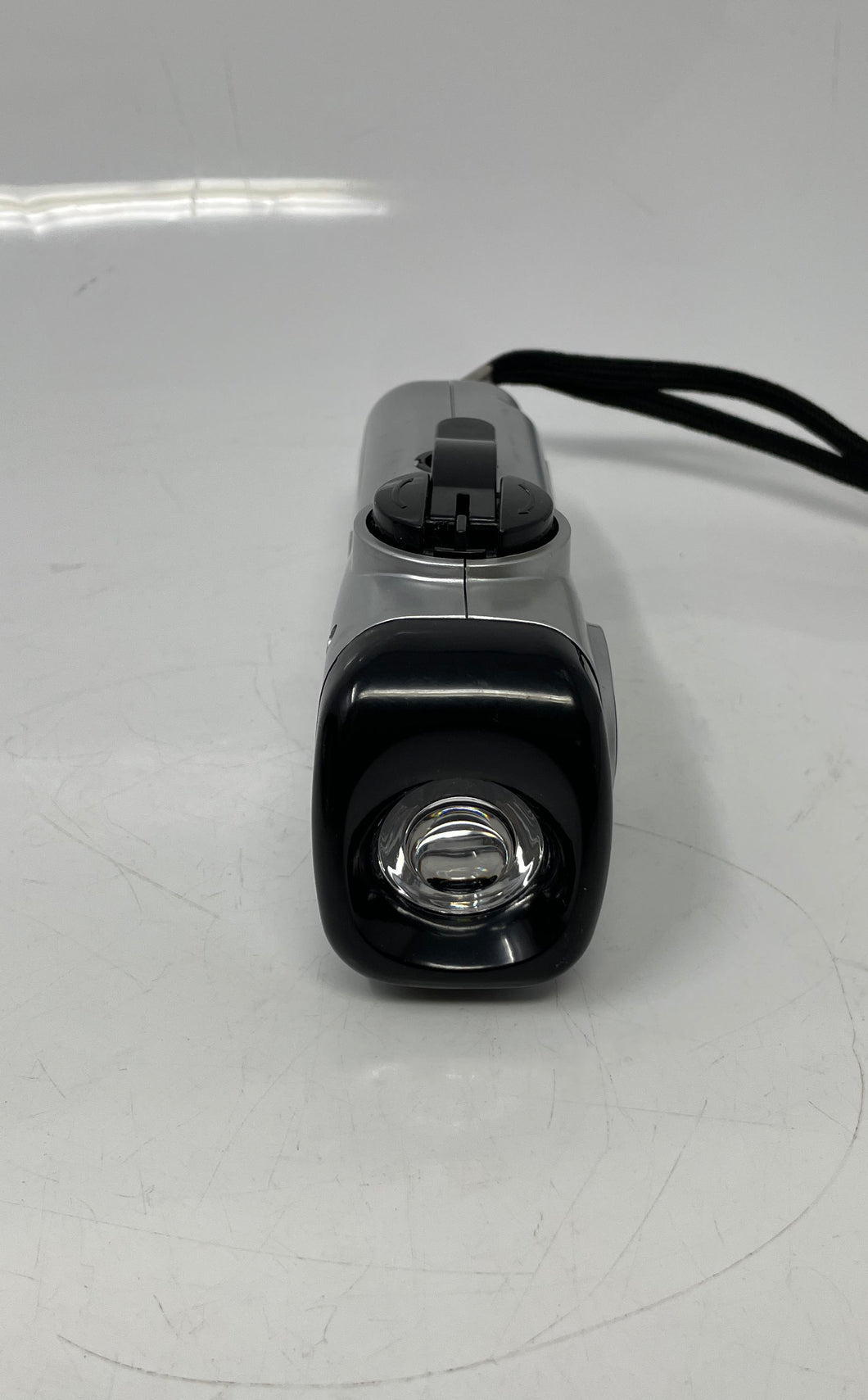 Innovage Outdoor Silver Black Wind Up Flashlight Emergency Radio Not Tested