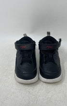 Load image into Gallery viewer, Nike Boys Air Jordan Max Aura 5 DZ4355-061 Black Basketball Shoes Size 7C
