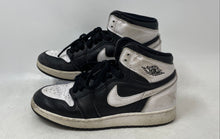Load image into Gallery viewer, Nike Boys Air Jordan 1 Retro High OG FD1437-010 Black White Sneaker Shoes Size 5
