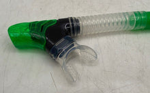 Load image into Gallery viewer, Zenoplige Snorkeling Set Includes A Mask Adjustable Fins And A Breathing Tube
