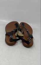 Load image into Gallery viewer, Michael Kors Womens MK Plate Black Leather Buckle Thong Sandals Size 7.5M
