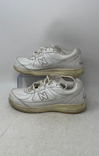 Load image into Gallery viewer, New Balance Womens 577 WW577WT White Low Top Lace-Up Sneaker Shoes Size 10 D
