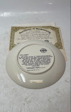 Load image into Gallery viewer, Edwin M. Knowles #M5188 Multicolor Mammy Lacing Scarlett Collector Plate W/ Box
