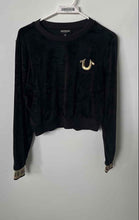 Load image into Gallery viewer, True Religion Womens Black Velvet Long Sleeve Cropped Pullover Sweater Size S
