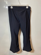 Load image into Gallery viewer, Under Armour Womens Black Elastic Waist Flared Leg Ankle Pants Size Medium
