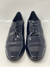 Load image into Gallery viewer, Authentic Saks Fifth Avenue Mens Black Oxford Dress Shoes Size 11.5M Damaged
