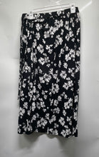 Load image into Gallery viewer, J.Crew Womens Black White Floral Print Flat Front Wrap Skirt Size Small
