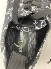 Load image into Gallery viewer, Karl Lagerfeld Mens LF2S3007 Black White Low Top Lace-Up Sneaker Shoes Size 9.5M
