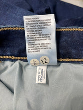 Load image into Gallery viewer, American Eagle Outfitters Womens Blue Denim Dark Wash Skinny Leg Jeans Size 6
