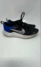 Load image into Gallery viewer, Nike Kids Downshifter 12 DM4194-006 Black Blue White Sneaker Shoes Size 5Y
