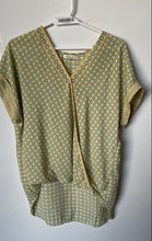 Load image into Gallery viewer, Max Studio Womens Multicolor Floral Print Short Sleeve Pullover Blouse Top Sz M
