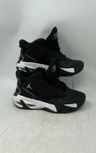 Load image into Gallery viewer, Nike Kids Jordan Max Aura 4 DQ8404-002 Black Lace-Up Sneaker Shoes Size 5Y
