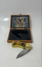 Load image into Gallery viewer, Wildlife Collection Lockback Pocket Knife Picture On Handle Eagle
