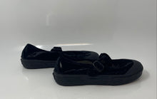 Load image into Gallery viewer, Vans Womens Style 93 Black Crushed Velvet Buckle Mary Jane Shoes Size 7
