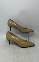 Load image into Gallery viewer, Cole Haan Womens D31399 Beige Patent Leather Slip-On Pump Heels Size 8 B
