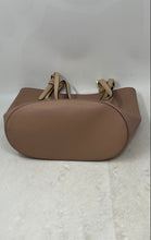 Load image into Gallery viewer, Michael Kors Womens Beige Leather Inner Pocket Adjustable Strap Shoulder Bag
