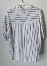 Load image into Gallery viewer, Forever 21 Womens White Black Striped Short Sleeve Collared Button-Up Shirt Sz S
