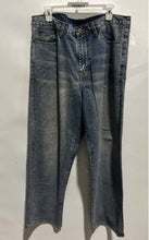 Load image into Gallery viewer, Sean John Mens Blue Denim Garvey Loose Fit Straight Leg Jeans Size W34xL30
