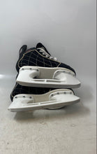 Load image into Gallery viewer, Hespeler Kids Rogue Black Lcae-Up Recreational Ice Skate Shoes Size 5J
