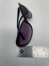 Load image into Gallery viewer, Simply Vera, Steve Madden, Tahari Multicolored Sunglasses (4 Pcs)

