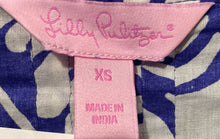 Load image into Gallery viewer, Lilly Pulitzer Womens Blue Floral Embroidered Split Neck Tunic Blouse Top Sz XS
