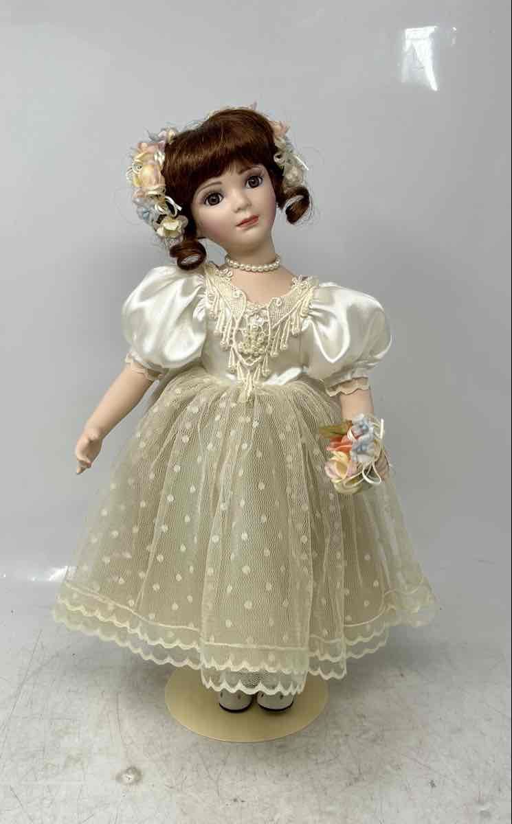 Show Stoppers 47/3000 Limited Edition Brown Hair And Eye Porcelain Doll