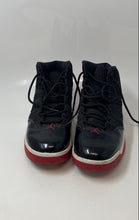 Load image into Gallery viewer, Nike Boys Air Jordan Max Aura Black And Red Lace-Up Sneakers Shoes Size 6Y
