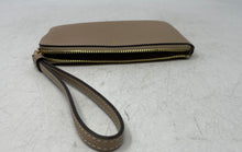 Load image into Gallery viewer, Coach Womens Beige Crossgrain Leather Corner Zip Wristlet Wallet
