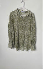 Load image into Gallery viewer, Zara Womens Green Floral Long Sleeve Collared Button-Up Shirt Size Large
